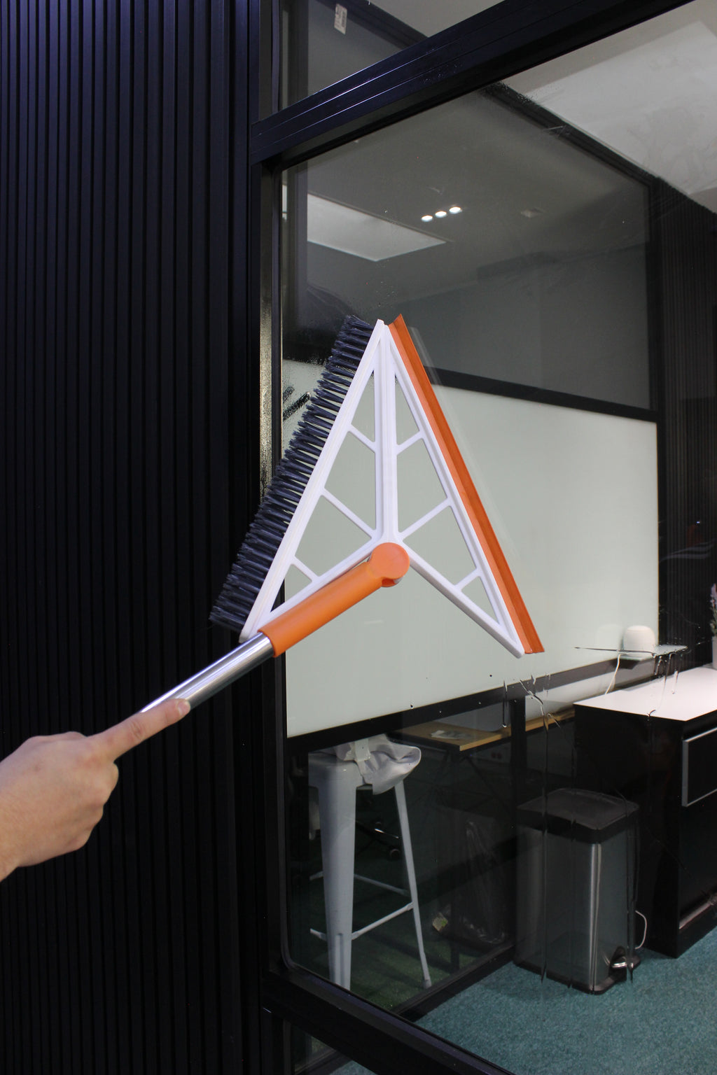 ESCOBA MULTIFUNCIONAL